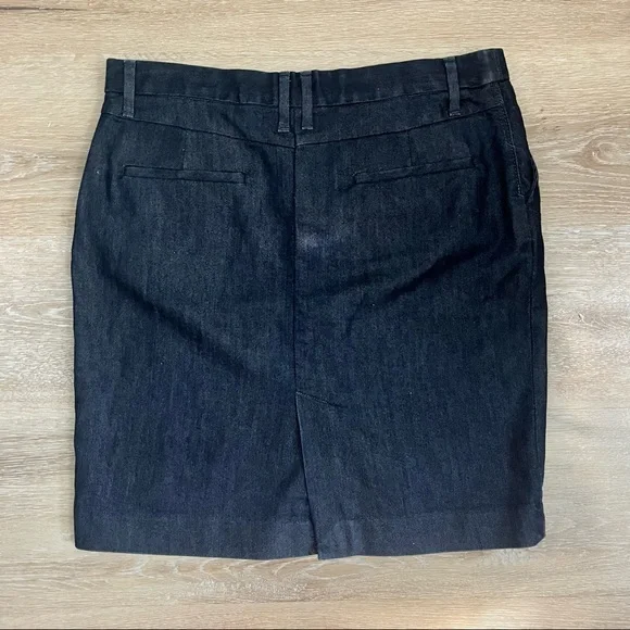 ✨Host Pick✨ Banana Republic Chambray Pencil Skirt - Picture 3 of 5